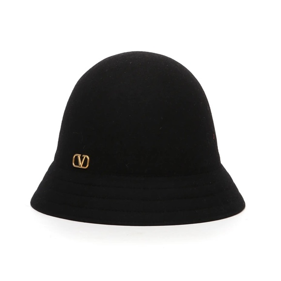 Valentino Accessories - NWT $595 VALENTINO Fur Felt Bucket Hat!